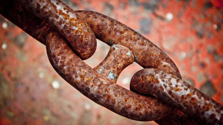 A rusty iron chain