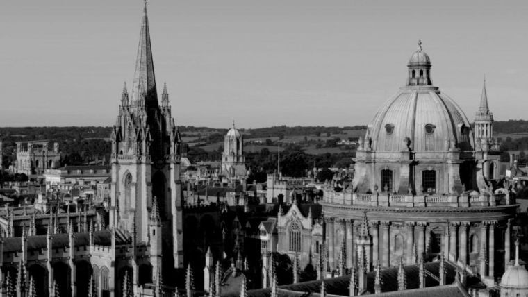 Black and white photo of the skyline of Oxford
